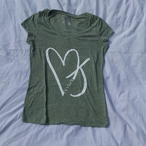 green NO BOUNDARIES short sleeve vneck top